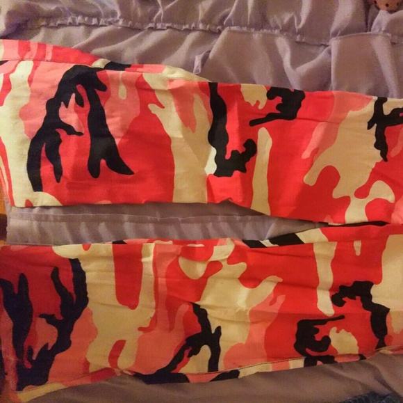 pink camo pants - Picture 2 of 3
